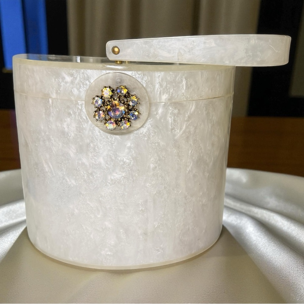 Milady Pearlized White Lucite Half Moon Design AB Snap Closure Handbag (EUC)